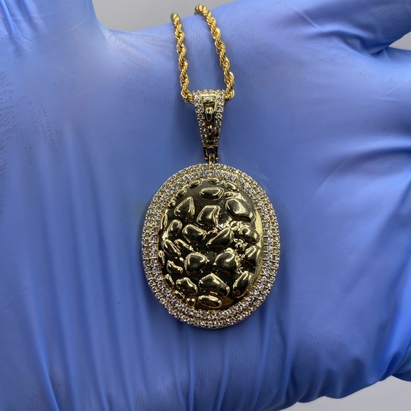 Nugget | 14k Gold | High End CZ Pendant w 20’ Gold Rope Chain - Picture 4 of 6